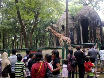 Ragunan Dibanjiri Pengunjung