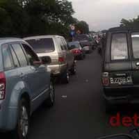 Simpang 3 Mengkreng Macet Total, Pengalihan Jalur Diberlakukan