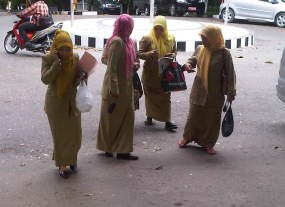 Sejumlah PNS Samarinda Sibuk Belanja di Jam Kerja