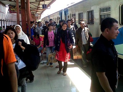 Arus Balik di Stasiun Senen Meningkat