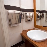 Pilih Tisu Atau Pengering Elektrik?