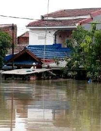 Banjir Belum Surut, 400 Warga Bintaro Masih Mengungsi