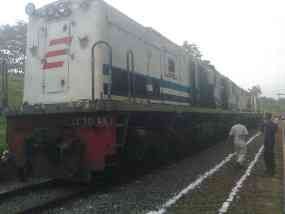 Mogoknya KA Logawa Membuat Ribuan Penumpang Keleleran