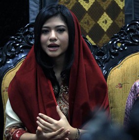 Qory Sandioriva Tertekan Tinggal Bersama Ibunya