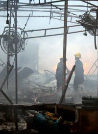 Pemilik Kios Bursa USU Cari Barang yang Selamat dari Kebakaran 