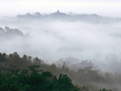 Dramatisnya Candi Borobudur dari Bukit Stumbu