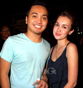 Banyu Biru No Comment Soal Kabar Rianti Cartwright Menikah