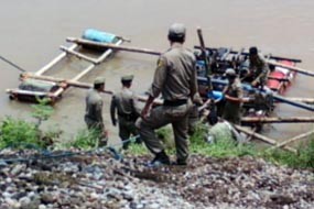 Razia Penambang Pasir, Satpol PP Diteriaki Maling