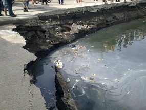 Bisa Jadi Ada Korupsi di Balik Jl RE Martadinata Ambrol