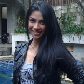 Uli Auliani Anggap Wajar Artis Berbikini di Film