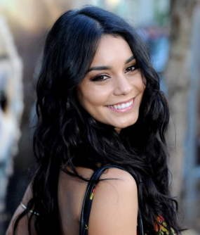 Hindari Paparazzi, Vanessa Hudgens Menyamar Jadi Gelandangan