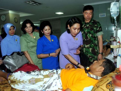 Dharma Pertiwi Kunjungi Rumah Sakit TNI