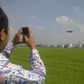 Akrobat Dua Cessna Buat Penonton Terperangah