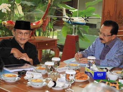 Foke-Habibie Bahas MRT