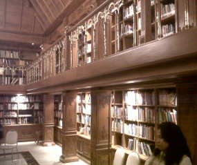 Melihat Lebih Dekat Perpustakaan Pribadi BJ Habibie