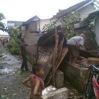 Dede Tewas Tertimpa Pohon Saat Puting Beliung di Yogya 
