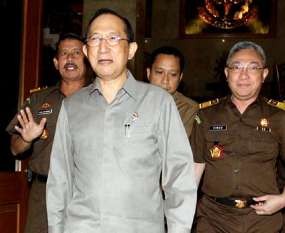 Keppres Pemberhentian Hendarman Langkah yang Tepat