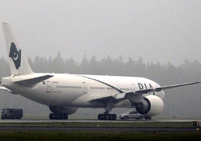 Pesawat PIA Diancam Bom