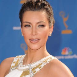 Jomblo, Kim Kardashian Tetap Happy