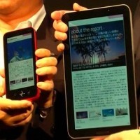Akhir 2010, Tablet Sharp Galapagos Meluncur
