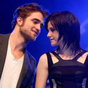 Kristen Stewart Perlakukan Robert Pattinson Bak Pembantu