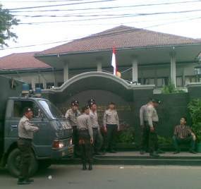 Satu Polisi Terluka Akibat Bentrok 2 Kelompok di PN Jaksel