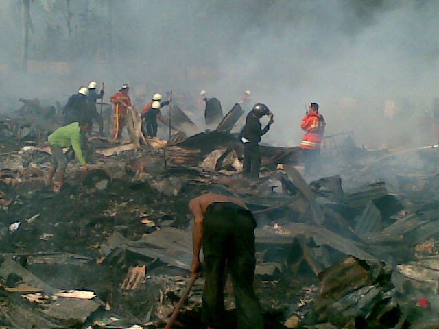 Ditinggal Pemiliknya, Enam Rumah Terbakar di Medan 