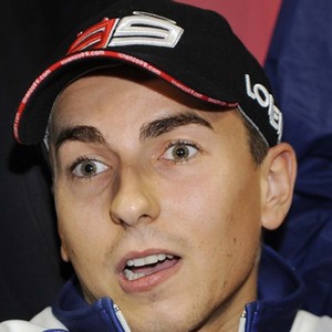 Lorenzo Enggan Pikirkan Titel Juara