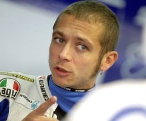 Rossi: Tuntaskan Musim, Baru Operasi