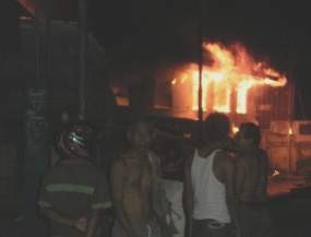 Gedung Ekspedisi MKL di Jayapura Terbakar