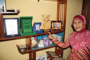 Ibu Muslimah, Sosok Guru Sejati Milik Gantong