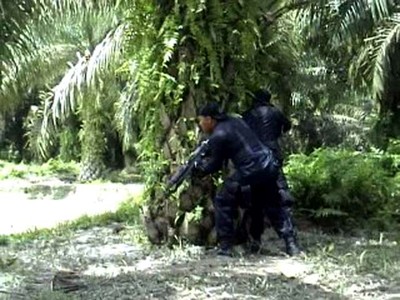 Polisi Sergap Komplotan Bersenjata