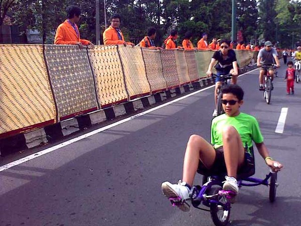 Batik Terpanjang Ramaikan Car Free Day