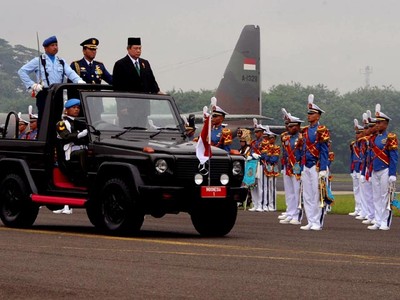 SBY Pimpin Upacara HUT TNI