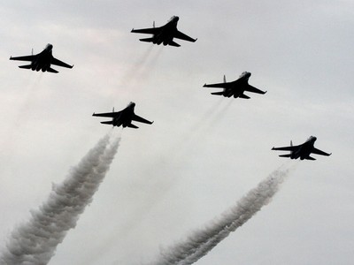Sukhoi Meriahkan HUT TNI