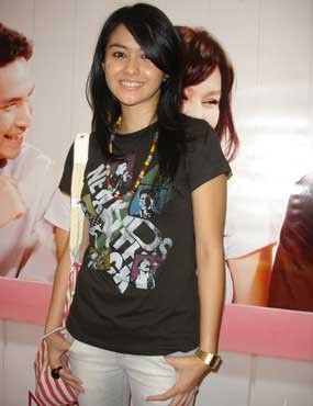 Revalina Perhatikan Ibu Hamil Demi Rano Karno