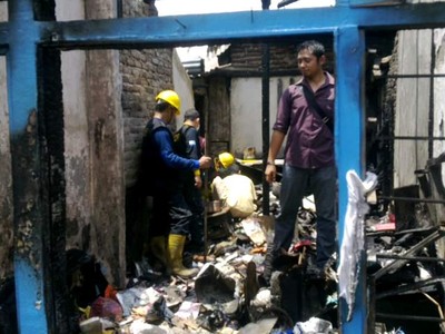 Tim Labfor Olah TKP Kebakaran di Sukorejo