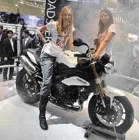 Triumph Speed Triple dan Thunderbird Storm Meluncur di Intermot