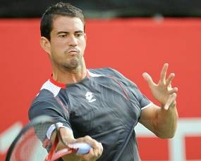 Garcia Lopez Tumbangkan Lopez