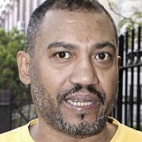 Selamat dari Terjangan Peluru Berkat Ponsel 