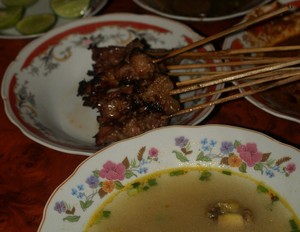     Memanjakan Lidah di Aceh (Bagian 2) Awas Ketendang Sapi