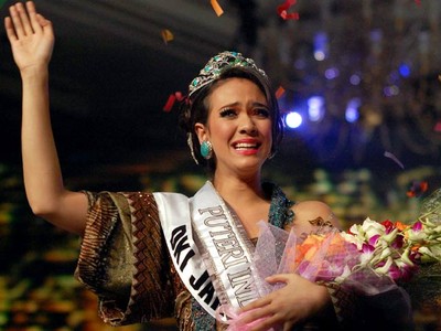 Nadine Alexandra, Si Puteri Indonesia 2010