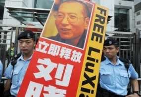 Istri Pemenang Nobel Perdamaian dari China Hilang