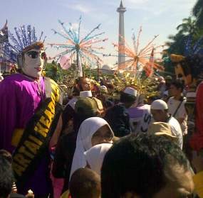 500 Kader PKS Gelar Parade Gerak Jalan di Monas