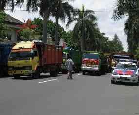 Bupati Blitar Restui Eksplorasi Pasir Besi di Pantai Pasur