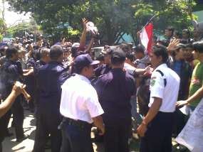 Dies Natalis UIN SGD ke-42 Diwarnai Aksi Demo