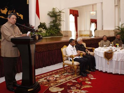 SBY Ngeteh Bareng Karyawan PLN-BRI