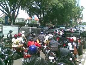 Awas Macet Saat Pawai Kendaraan Hias!