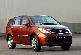 Tata Motors Luncurkan Pesaing Toyota Innova