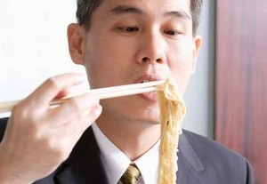 Dokter Gizi: Mie Instant Aman Tapi Tidak Sehat